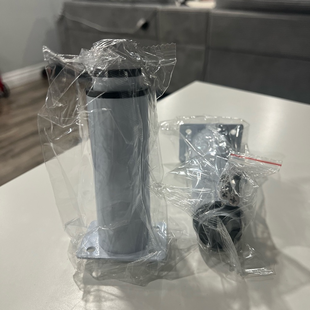 Desk leg risers (adjustable) - Picture 3 of 4